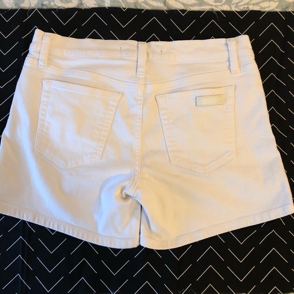 White Joe’s Jeans finished shorts - Picture 3 of 4